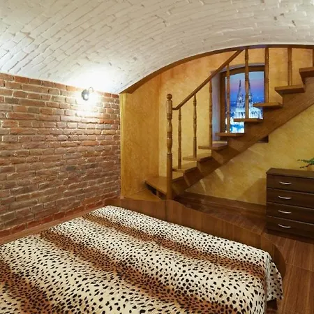 Дизайнерская Кулиша 16 לבוב